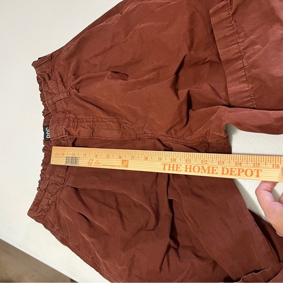 BDG Urban Outfitters Drew Pleated Poplin Trousers Rust Brown Large R2 - Picture 10 of 11
